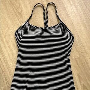 Lululemon athletics y flow tank